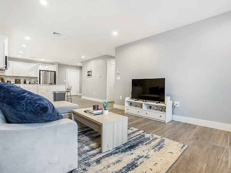 243 Bussey St #404 — Photo 19