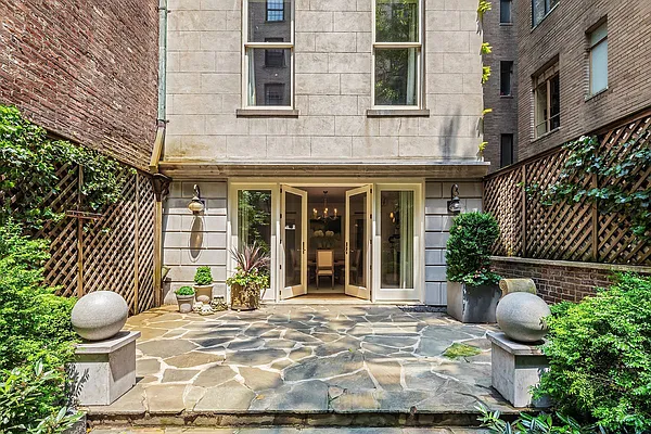 40 East 67th Street in Lenox Hill : Sales, Rentals