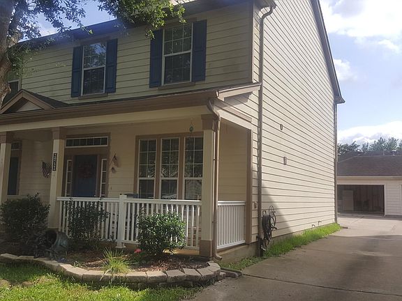 * Side driveway leads to your own 2-car detached garage * Easy location near 59, the Beltway 8, the Hardy Toll Road, HW99, IAH Georg Bush International Airport, I45, near schools, the woodlands Mall, HEB Wal-Mart grocery stores, and shopping areas. This p