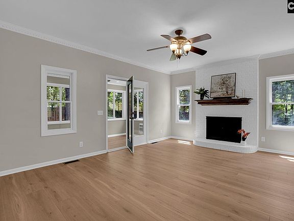 5th image of 221 Baron Rd