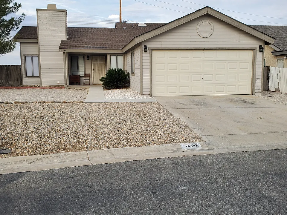 Pinewood Dr