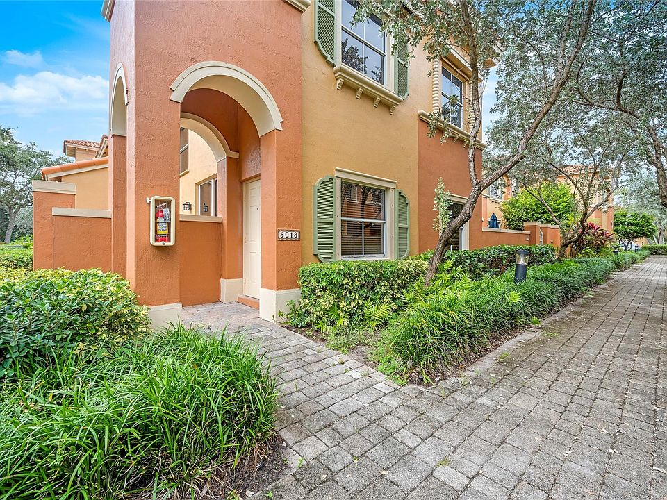 1st image of 5018 S Harbor Isles Drive #2406