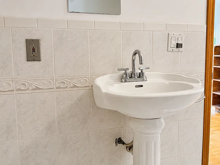 21 Union St #7 — Photo 8