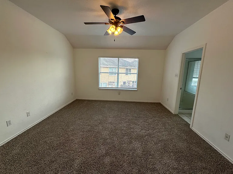 16659 Newglen Ln — Photo 16