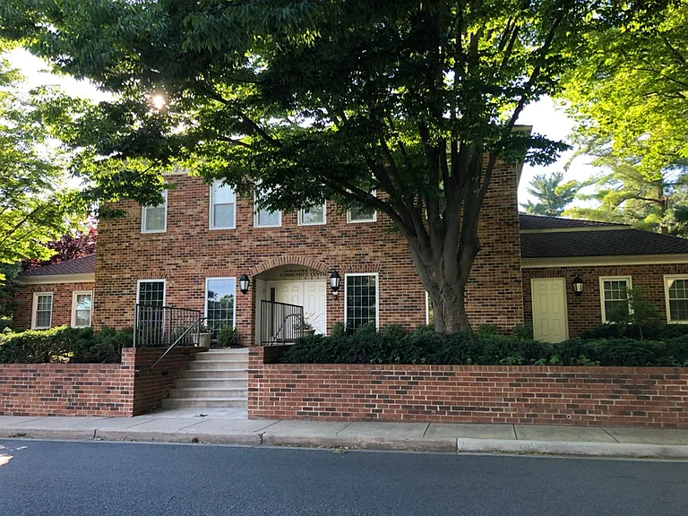 11309 Commonwealth Dr #T2 — Photo 25