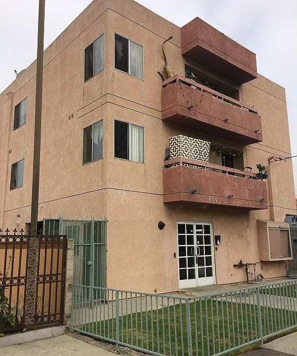 635 N Virgil Ave