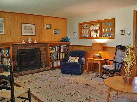 3rd image of 32 Teal Cir