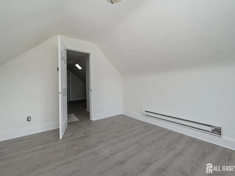 377 Delavan St #3 — Photo 7