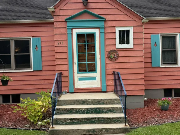 213 Cherry St NW, Bertha, MN 56437