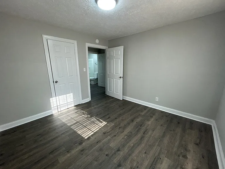 112 Holland Ave — Photo 7