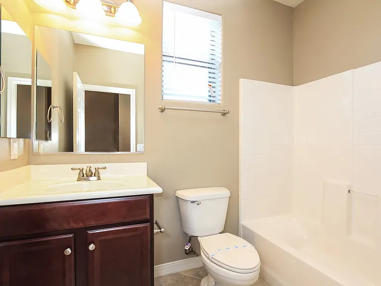 2534 W Beverly Rd — Photo 8