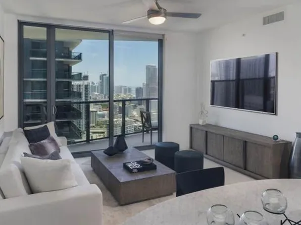 85 SW 8th St #3702, Miami, FL 33130