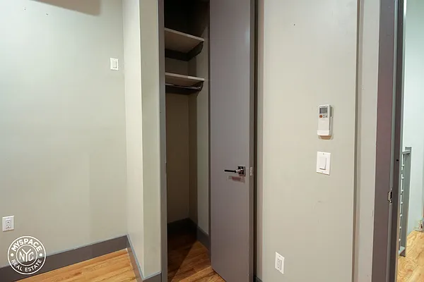 Rented by MySpaceNYC | media 7