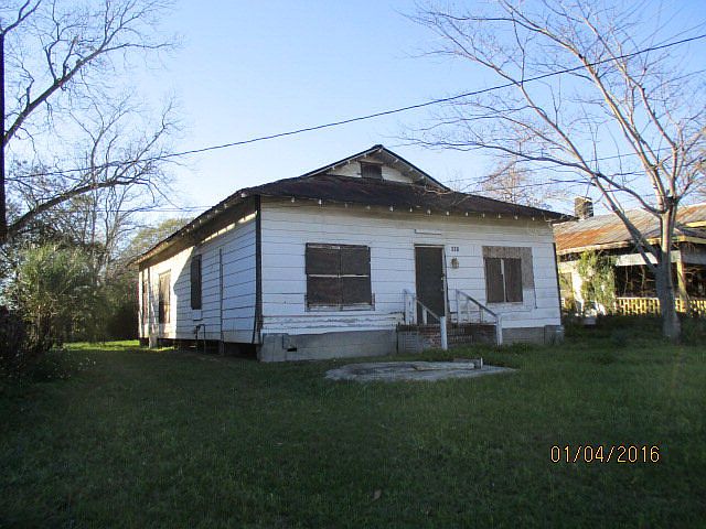 2nd image of 601 1st St NW