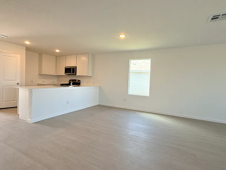 3195 Dispatch Dr — Photo 15