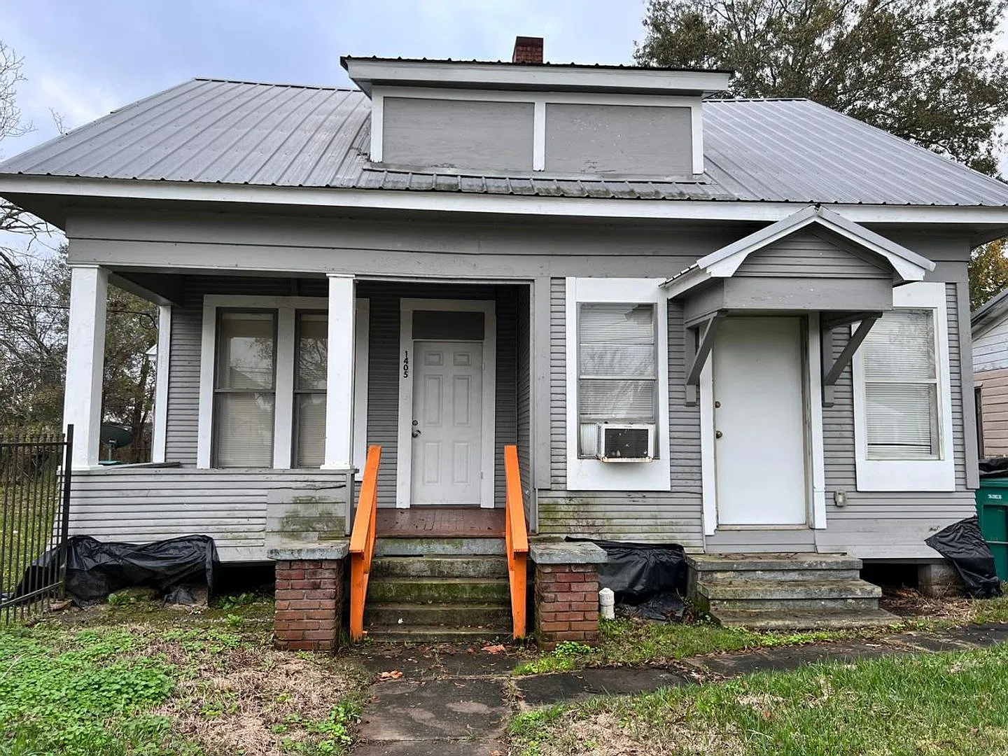 1405 Main — Photo 1