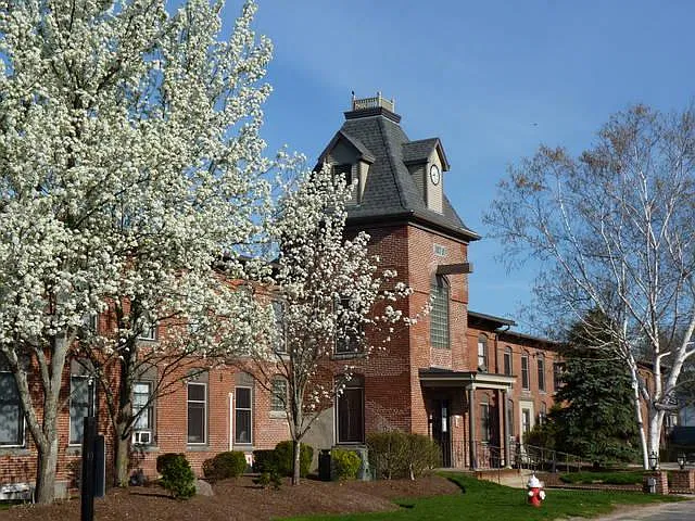 301 Union Street — Photo 2