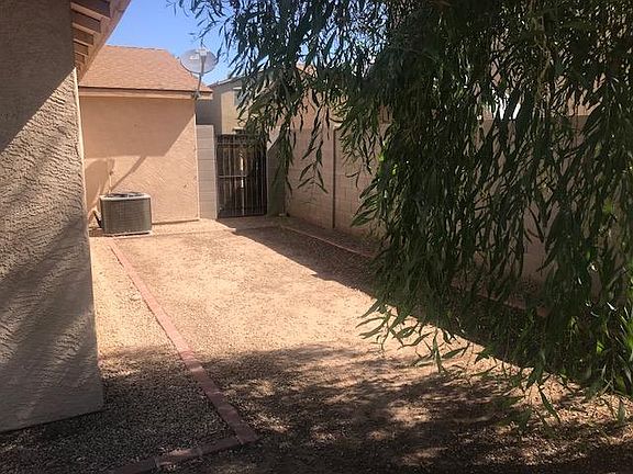 4th image of 2505 E Meadow Chase Dr