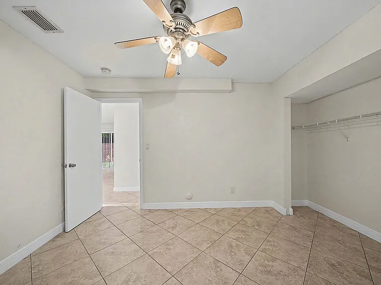5789 Woodland Point Dr — Photo 12