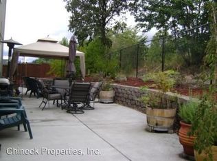 6074 Pebble Ct, Springfield, OR 97478