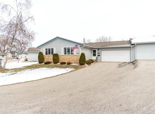 3465 Woodbridge Ct, La Crosse, WI 54601
