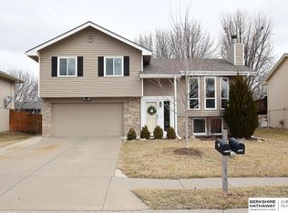 15226 Ontario St, Omaha, NE 68144