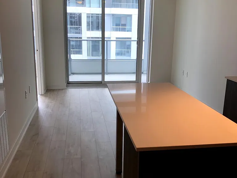 27 Bathurst St #1214W — Photo 3