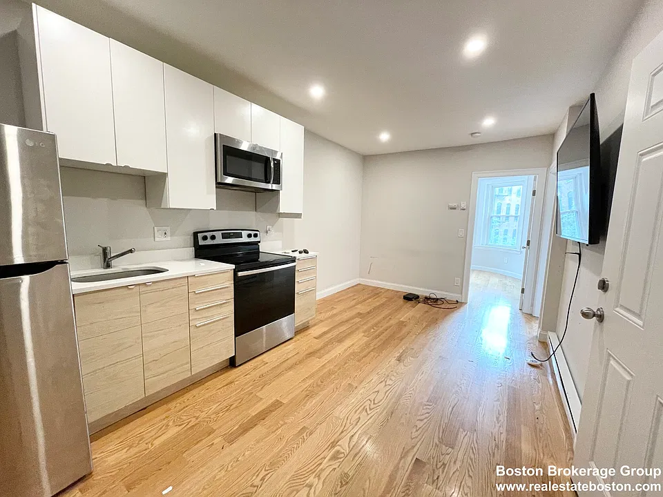 7 Warwick St #2