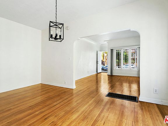 5th image of 448 N Ogden Dr
