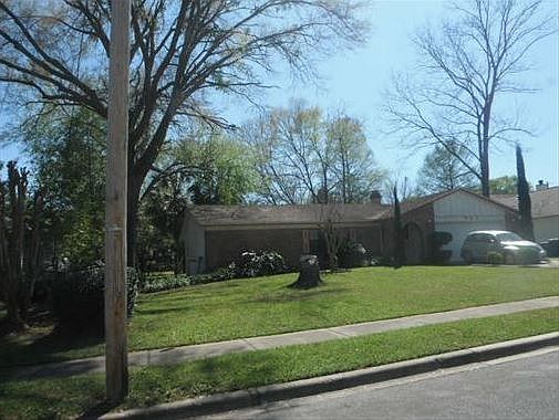 1st image of 905 Barrie Ave