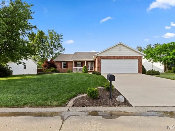 629 Hartman Ln, Waterloo, IL 62298