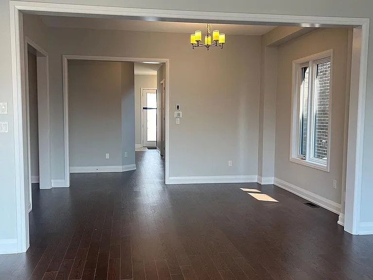 14 Periwinkle Rd E — Photo 8
