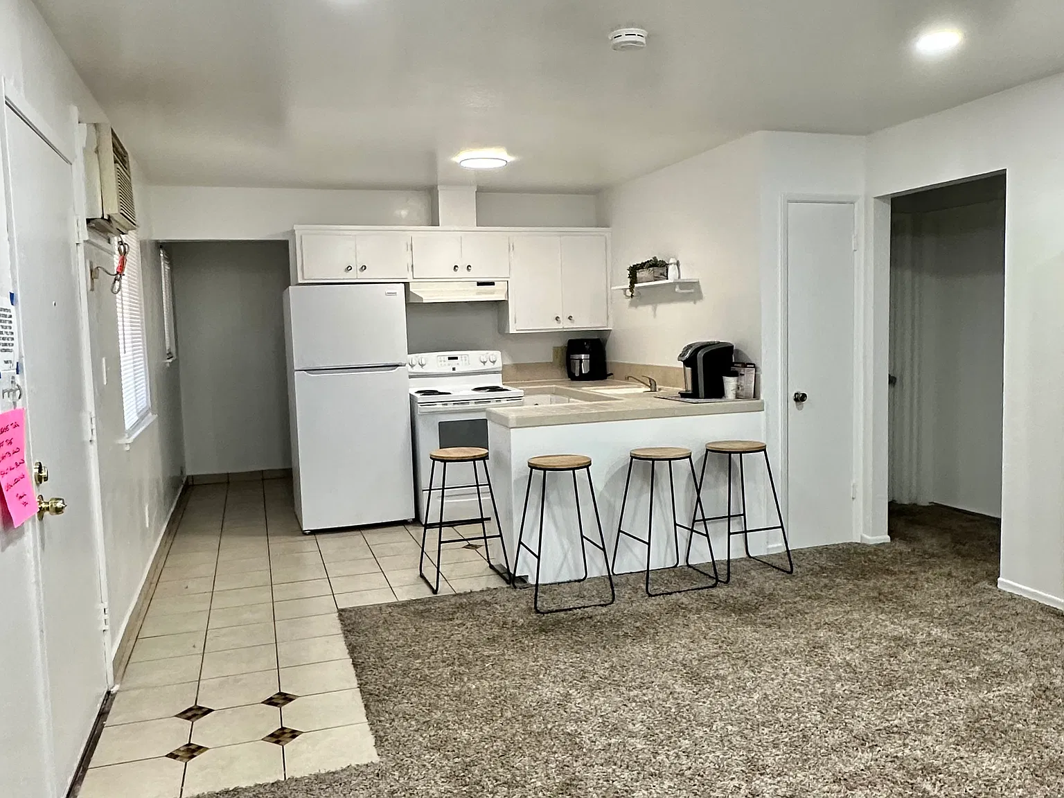 2 bed, 806 sqft, $1,900 — Photo 3