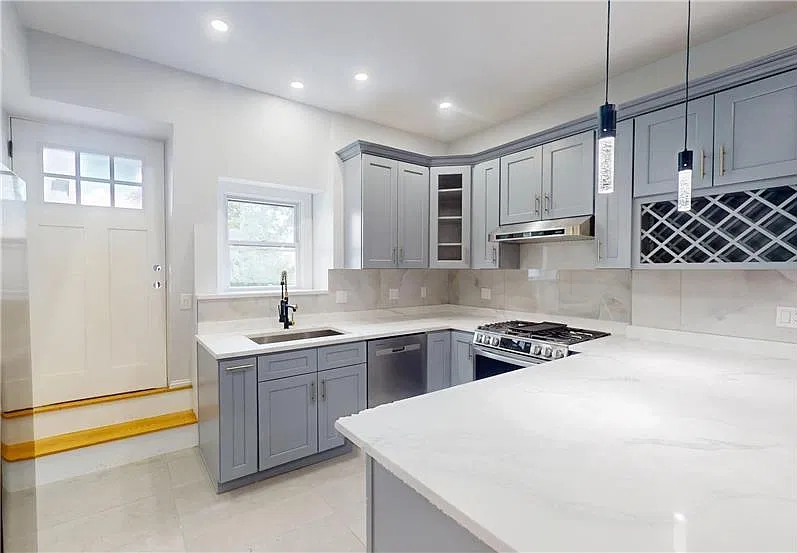 4 bed, 1400 sqft, $4,100 — Photo 3