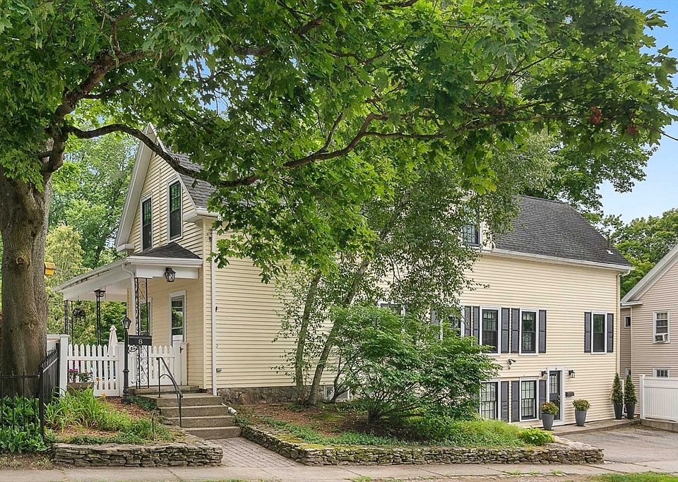 1st image of 8 Oak St