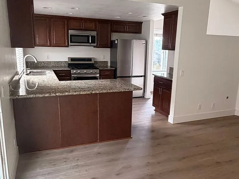 169 Ely St — Photo 7