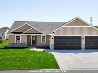 W5845 Roundstone Pl, Menasha, WI 54952
