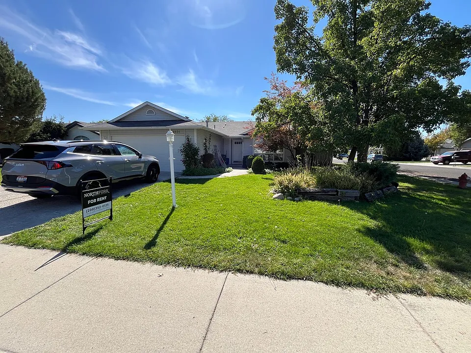 14151 W Wrigley St