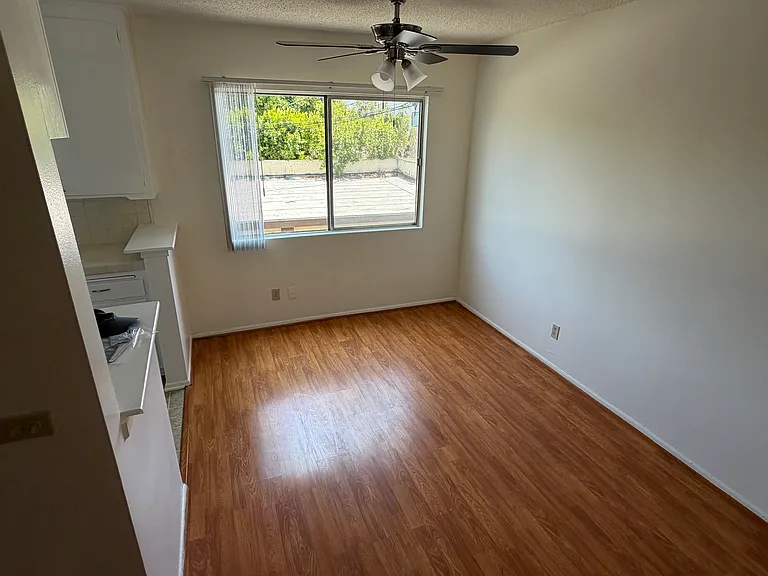 4444 Whitsett — Photo 22