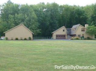 9364 River Island Dr, Brewerton, NY 13029