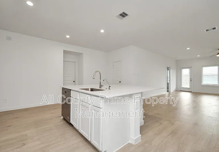 29935 Gallatin River Ln — Photo 11