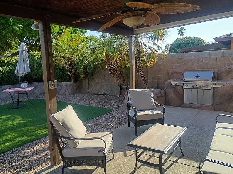 905 W Cheyenne Dr — Photo 3