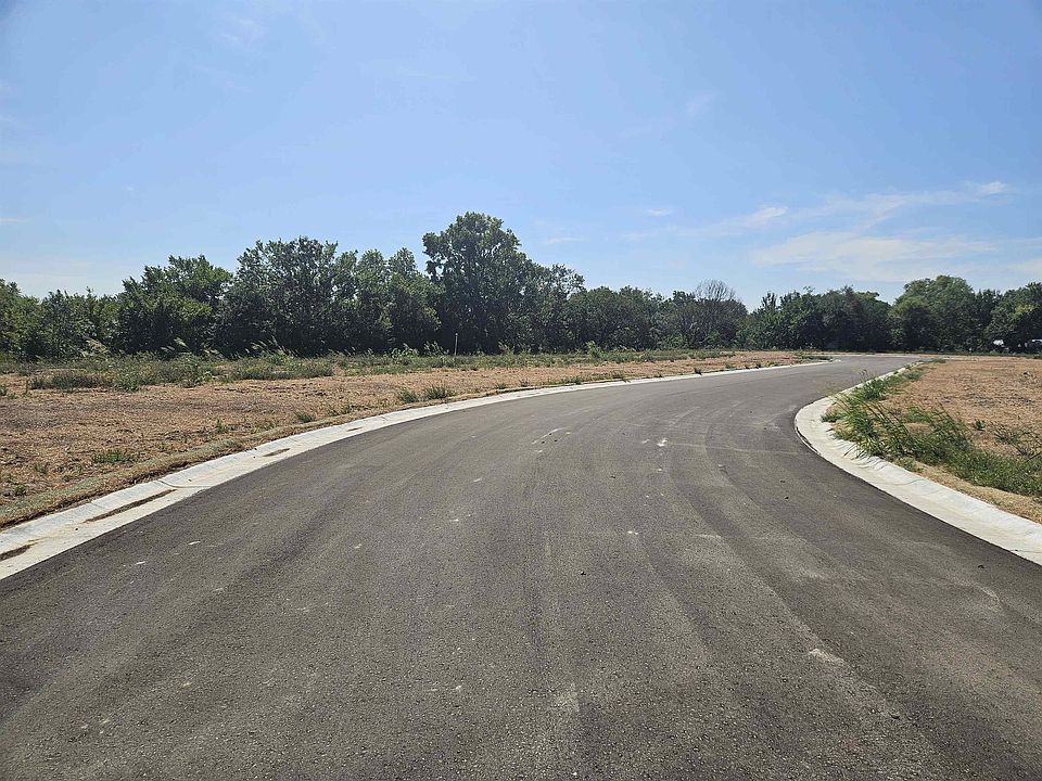 2nd image of 541 N Foresthills Court Block A Vista Rdg Lot 15