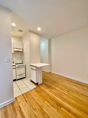 Rented by Waverly Realty Associates | media 14