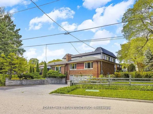 18 Irvington Cres, Toronto, ON M2N 2Z1