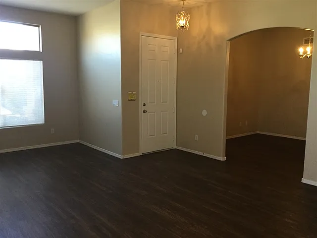 9435 W Pierson St — Photo 11