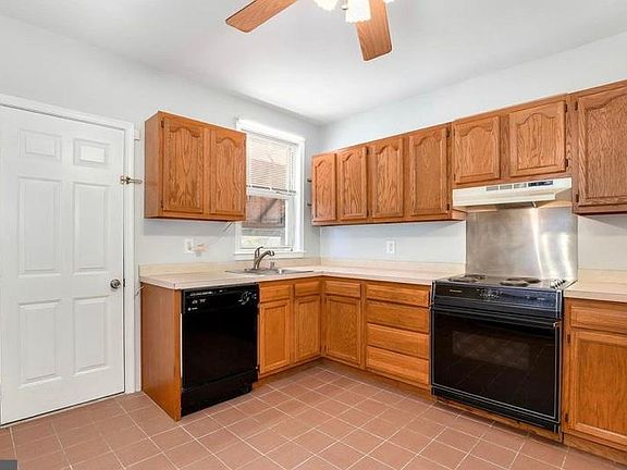 Kitchen. There will be a new oven and dishwasher on 1/30/19