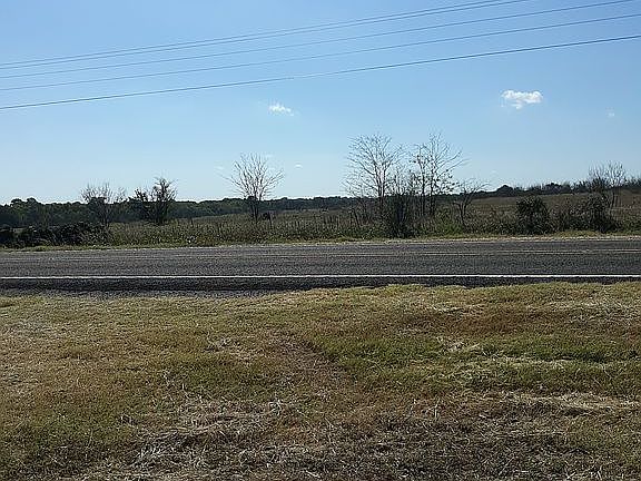 4th image of 10058 Fm 71 W