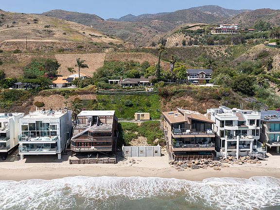 3rd image of 25260 Malibu Rd