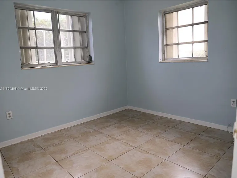 15130 Jackson St — Photo 5